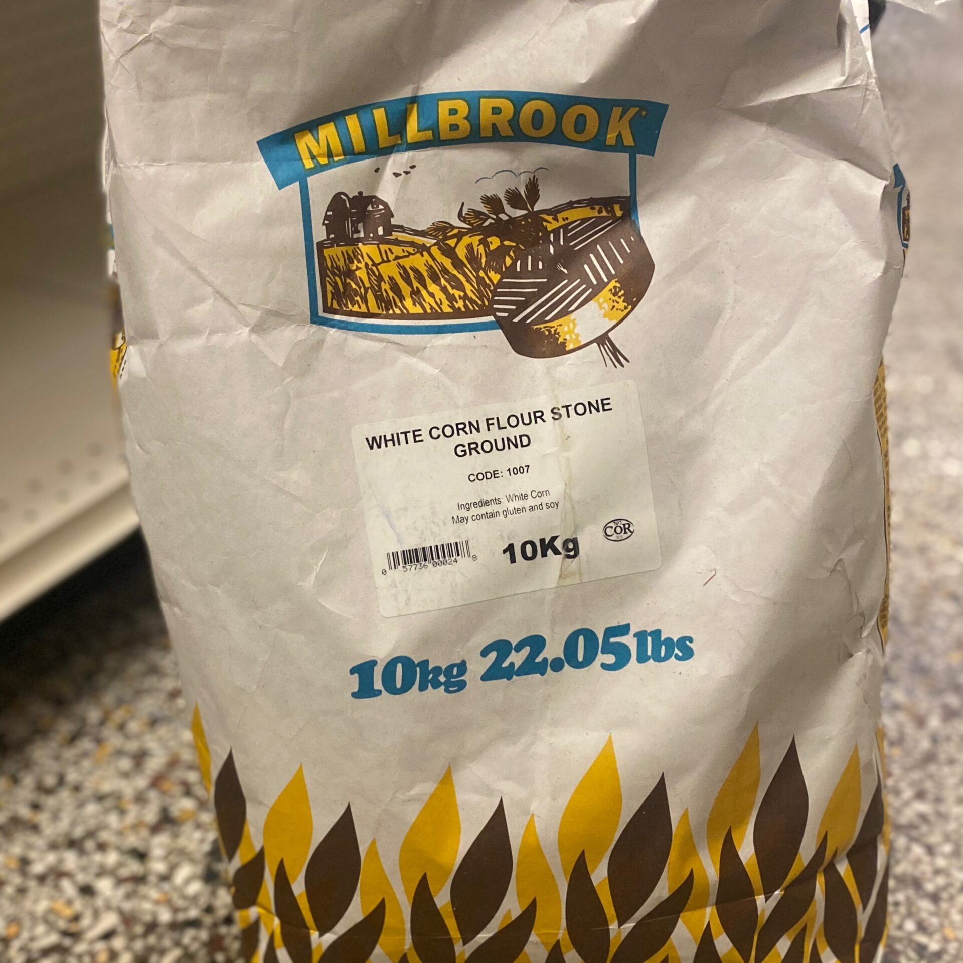 WHITE CORN FLOUR STONE GROUND